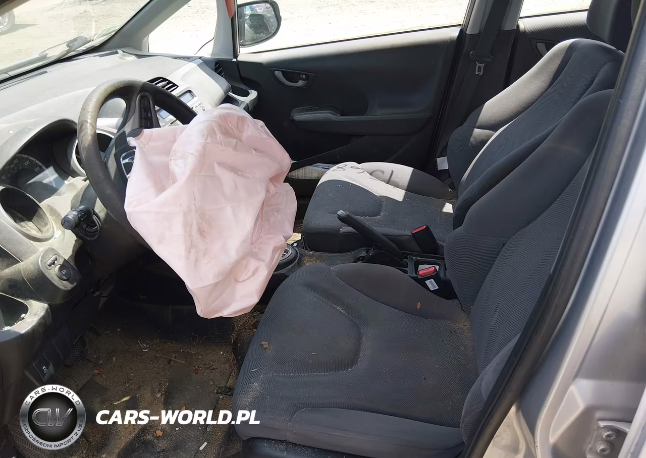 2011 Honda Fit VIN:JHMGE8H31BC028600 - 5