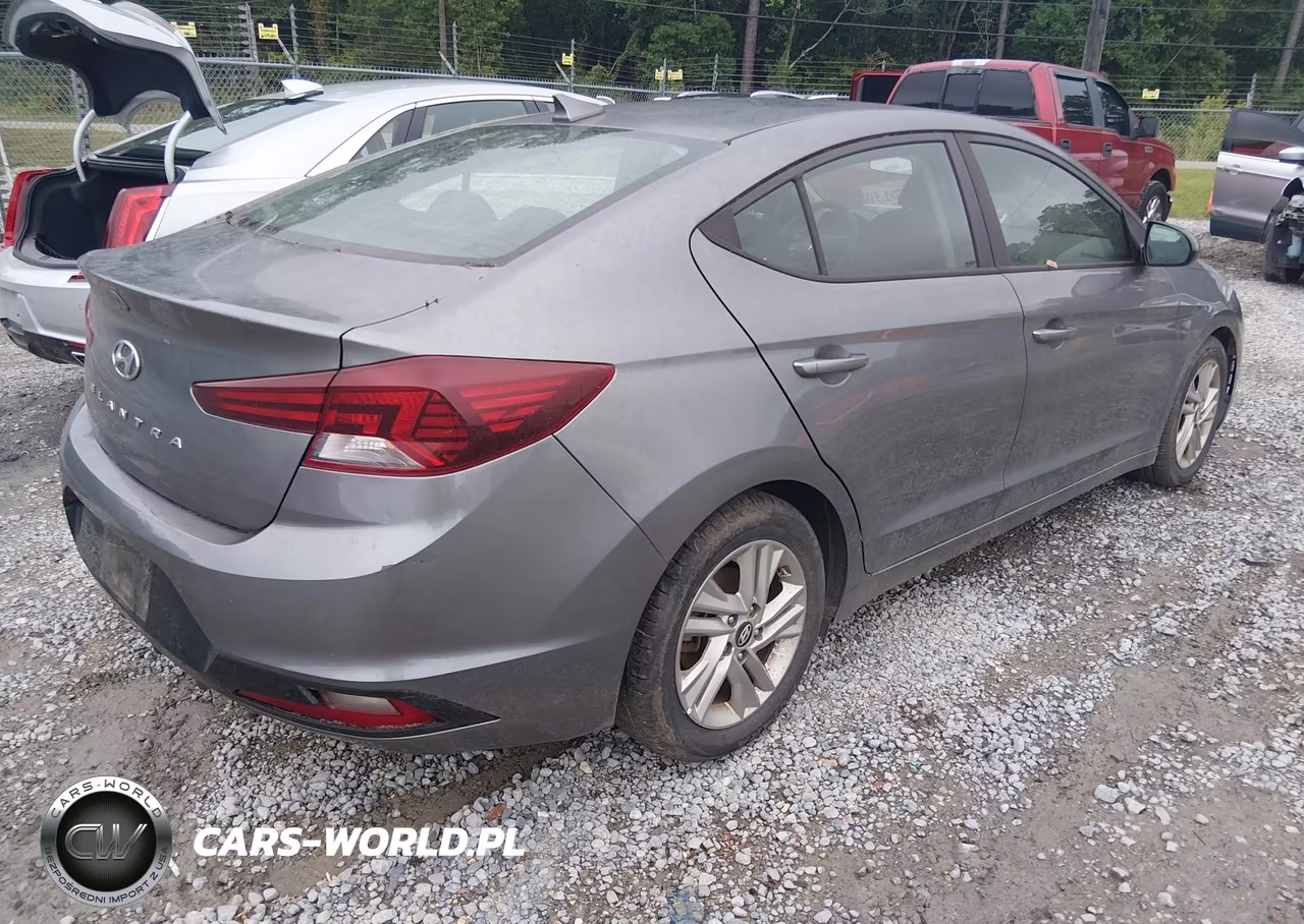 2019 Hyundai Elantra Sel VIN:5NPD84LF8KH404641 - 4