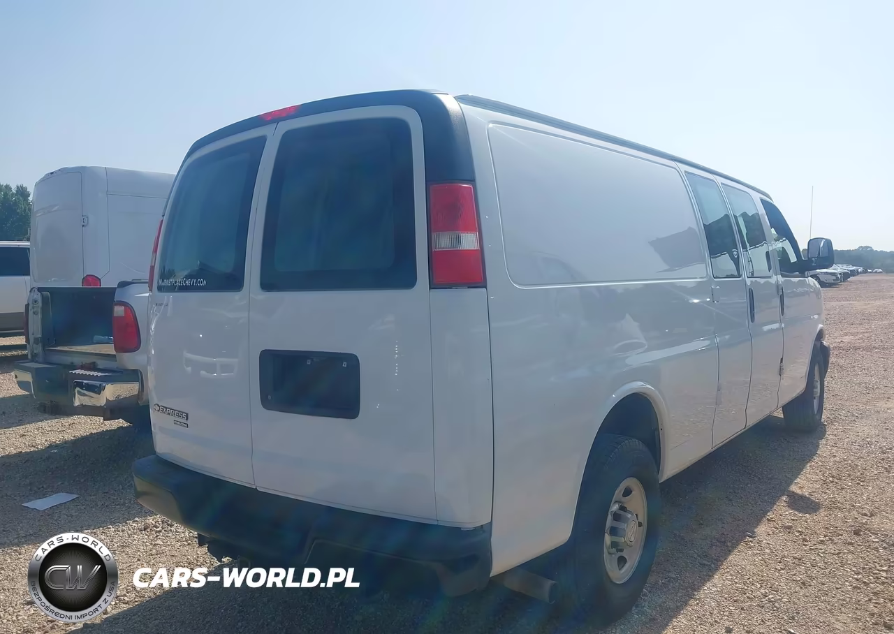 2015 Chevrolet Express 3500 Work Van VIN:1GCZGUCG0F1283697 - 4