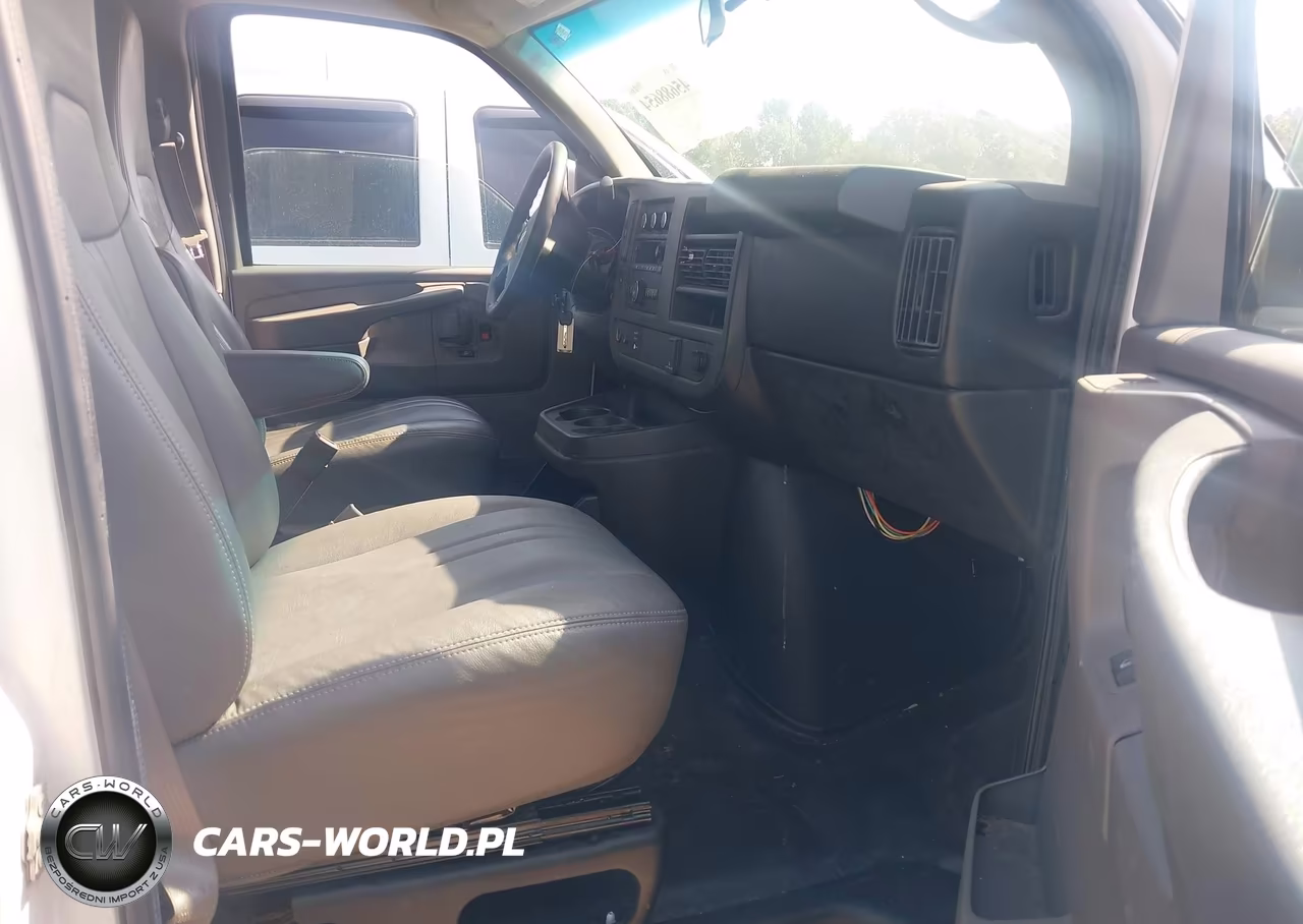 2015 Chevrolet Express 3500 Work Van VIN:1GCZGUCG0F1283697 - 5