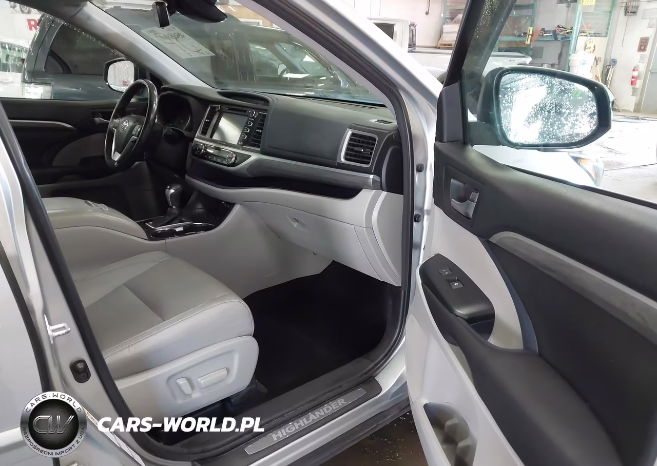 2017 Toyota Highlander Hybrid Limited Platinum VIN:5TDDGRFH7HS028269 - 5