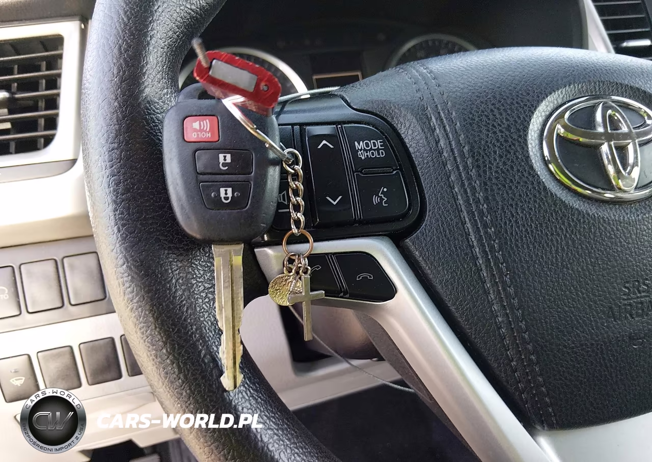 2019 Toyota Highlander Le VIN:5TDZZRFH2KS290837 - 11