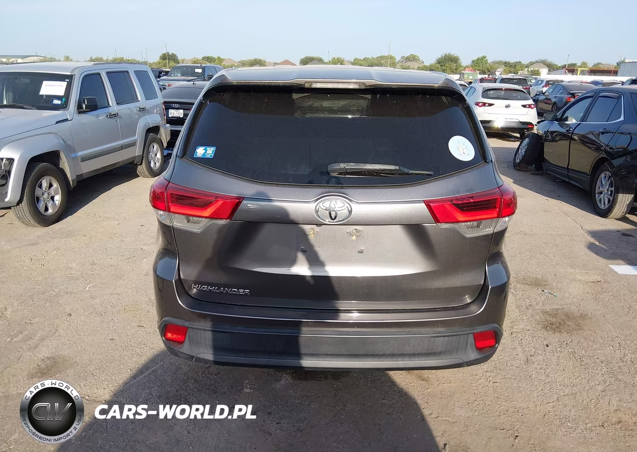 2019 Toyota Highlander Le VIN:5TDZZRFH2KS290837 - 17
