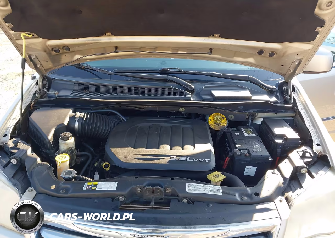 2014 Chrysler Town & Country Touring VIN:2C4RC1BG1ER218623 - 10