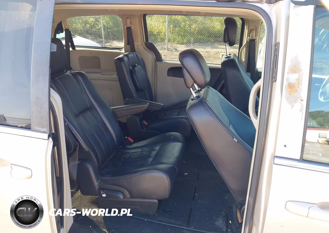 2014 Chrysler Town & Country Touring VIN:2C4RC1BG1ER218623 - 8