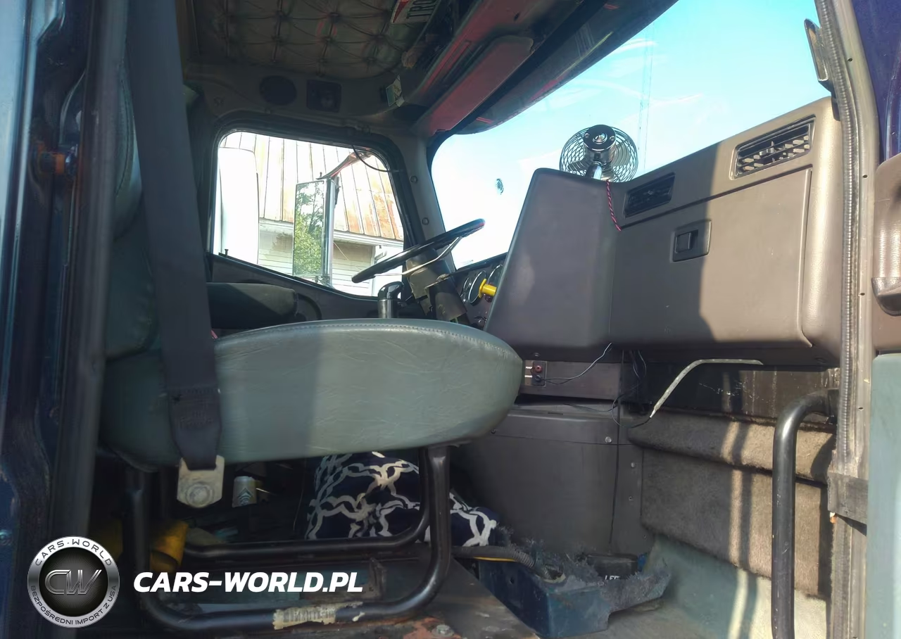 2002 International 9200 9200I VIN:2HSCEAMR92C029125 - 12