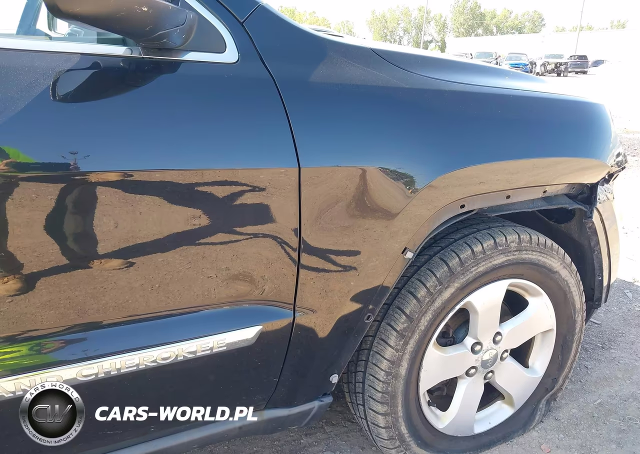 2012 Jeep Grand Cherokee Laredo VIN:1C4RJFAGXCC105084 - 17