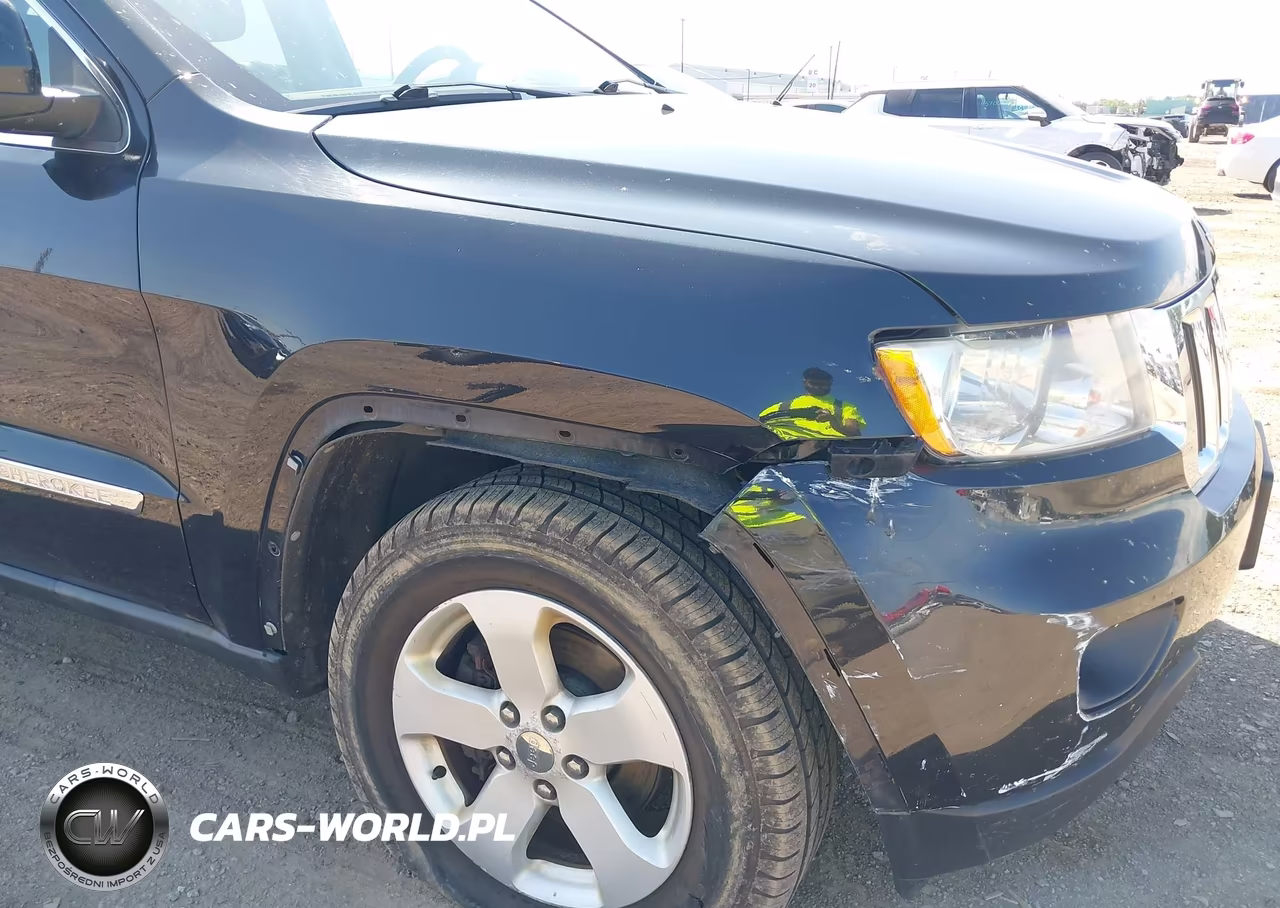 2012 Jeep Grand Cherokee Laredo VIN:1C4RJFAGXCC105084 - 6