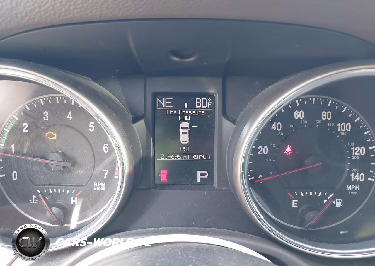 2012 Jeep Grand Cherokee Laredo VIN:1C4RJFAGXCC105084 - 7