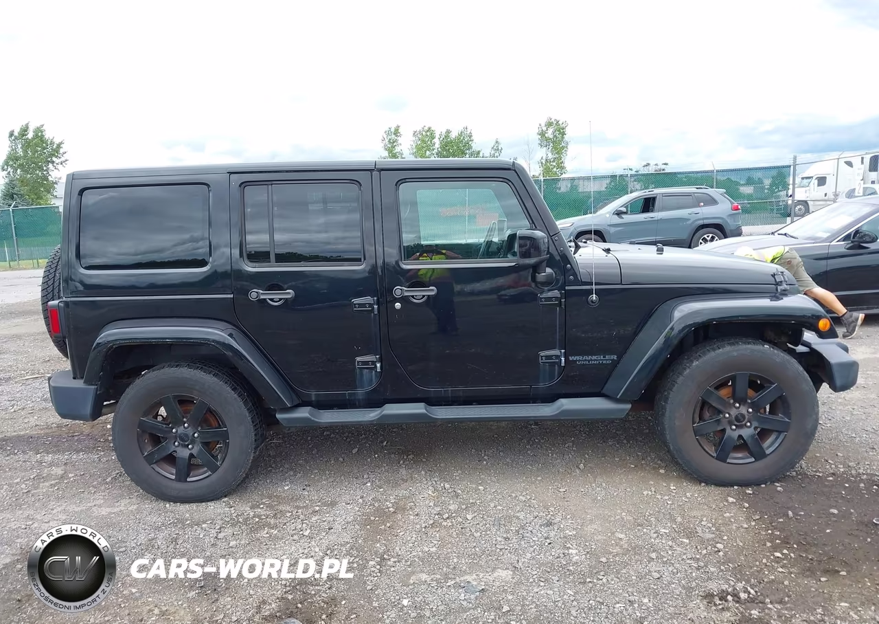 2014 Jeep Wrangler Unlimited Sahara VIN:1C4BJWEG1EL263277 - 13