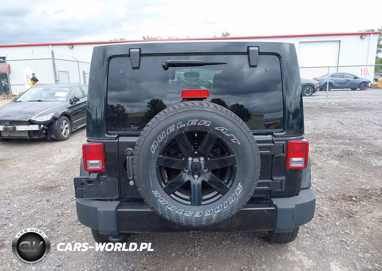 2014 Jeep Wrangler Unlimited Sahara VIN:1C4BJWEG1EL263277 - 16