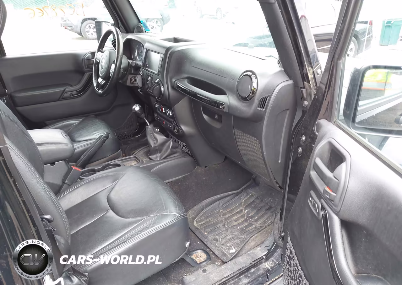 2014 Jeep Wrangler Unlimited Sahara VIN:1C4BJWEG1EL263277 - 5