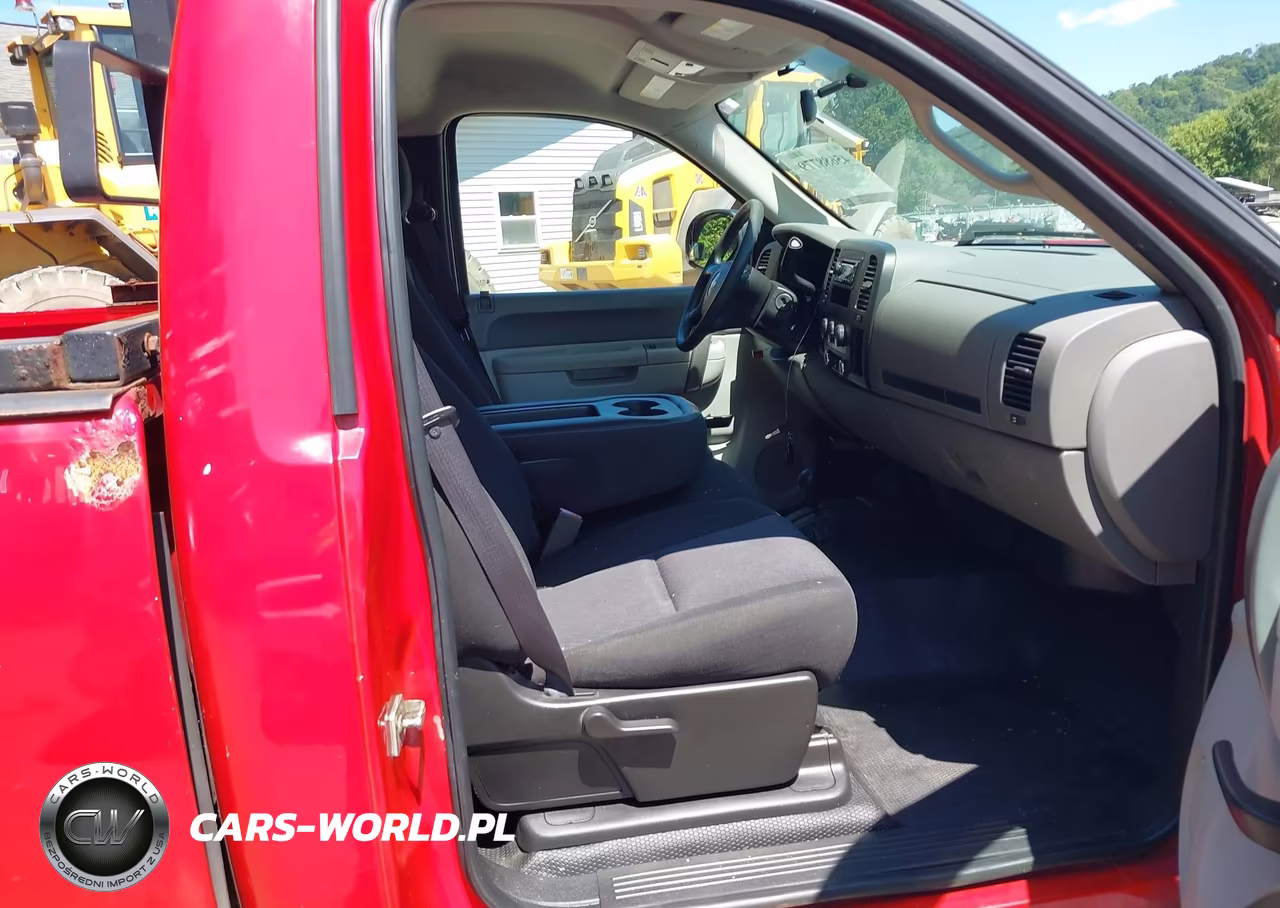 2010 Chevrolet Silverado 1500 Work Truck VIN:1GCPKPE0XAZ265595 - 5