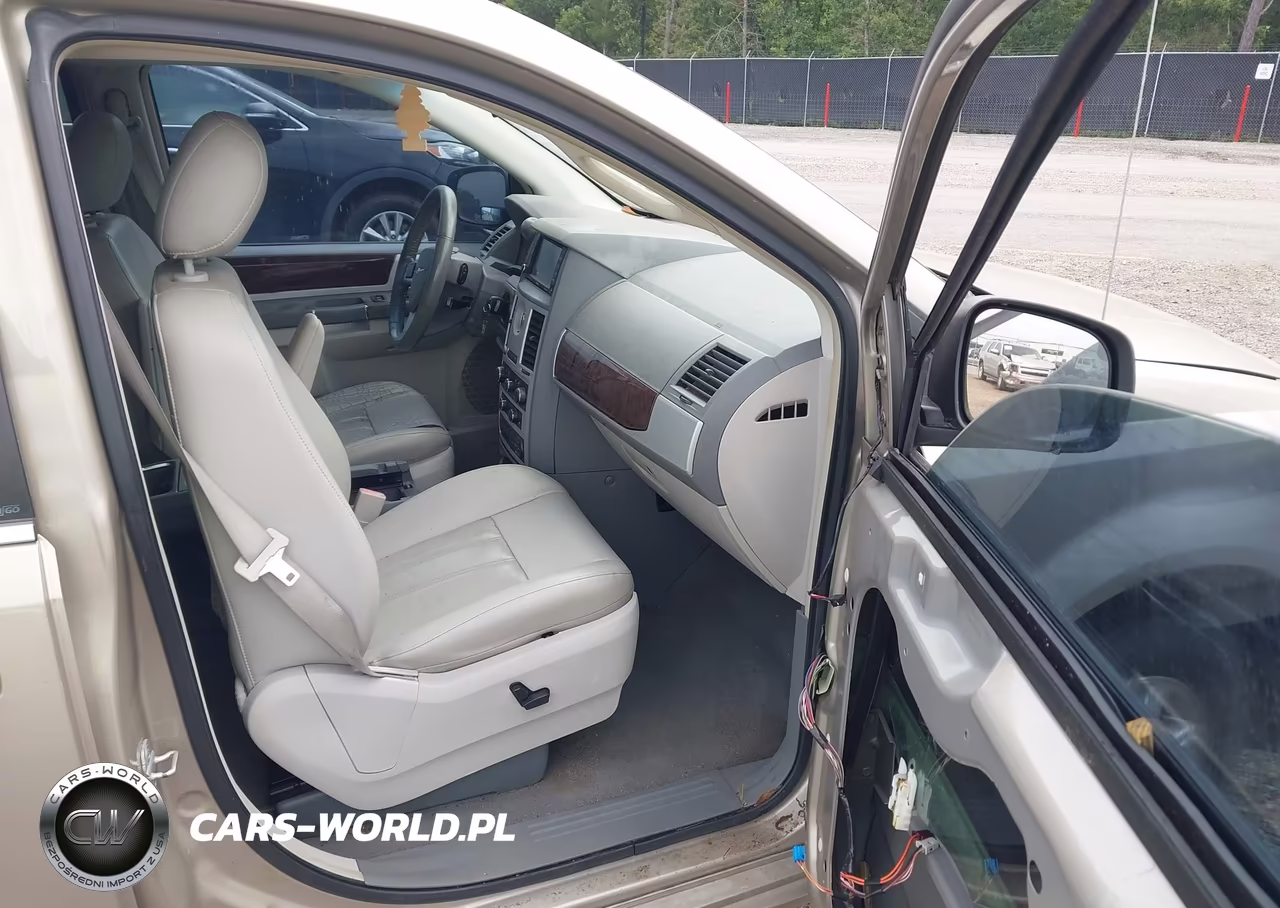 2009 Chrysler Town & Country Touring VIN:2A8HR54179R640033 - 5