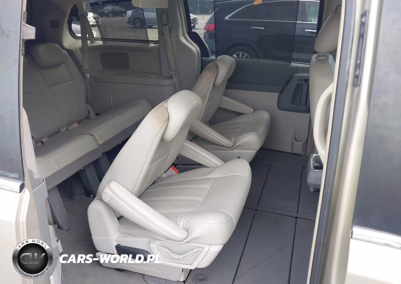 2009 Chrysler Town & Country Touring VIN:2A8HR54179R640033 - 8