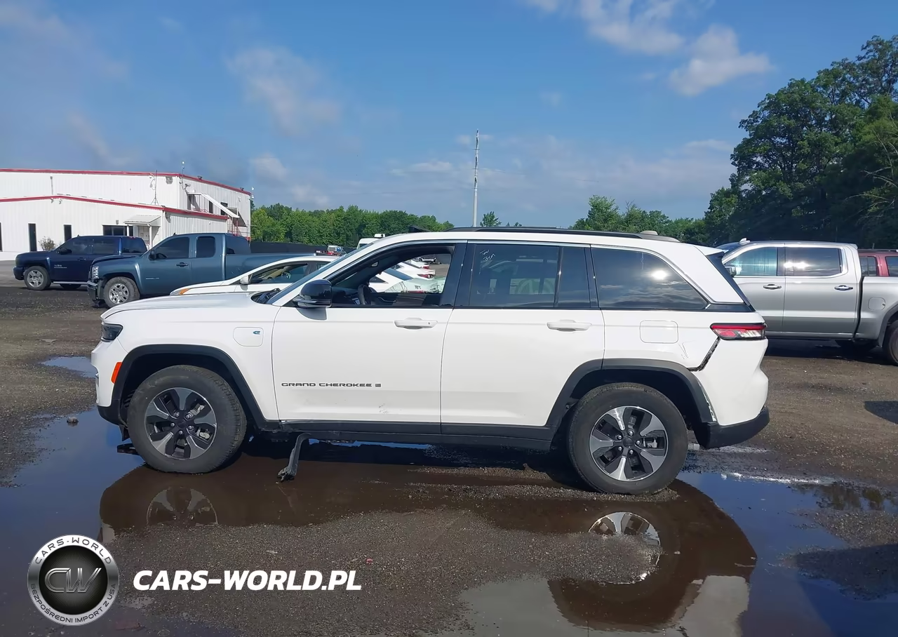 2024 Jeep Grand Cherokee 4Xe VIN:1C4RJYB62RC181490 - 14