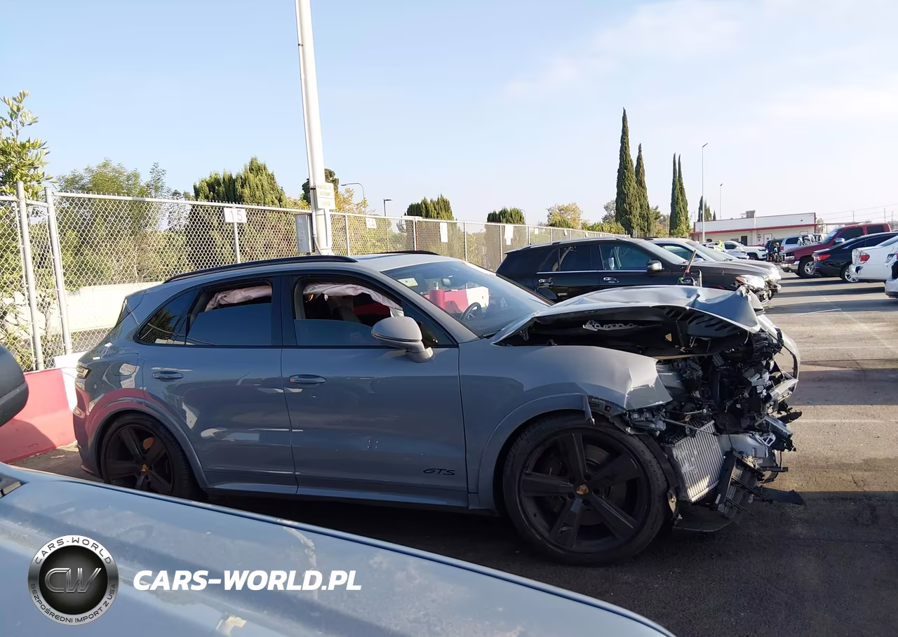 2026 Porsche Cayenne Gts VIN:WP1AG2AY2TDA25137 - 13