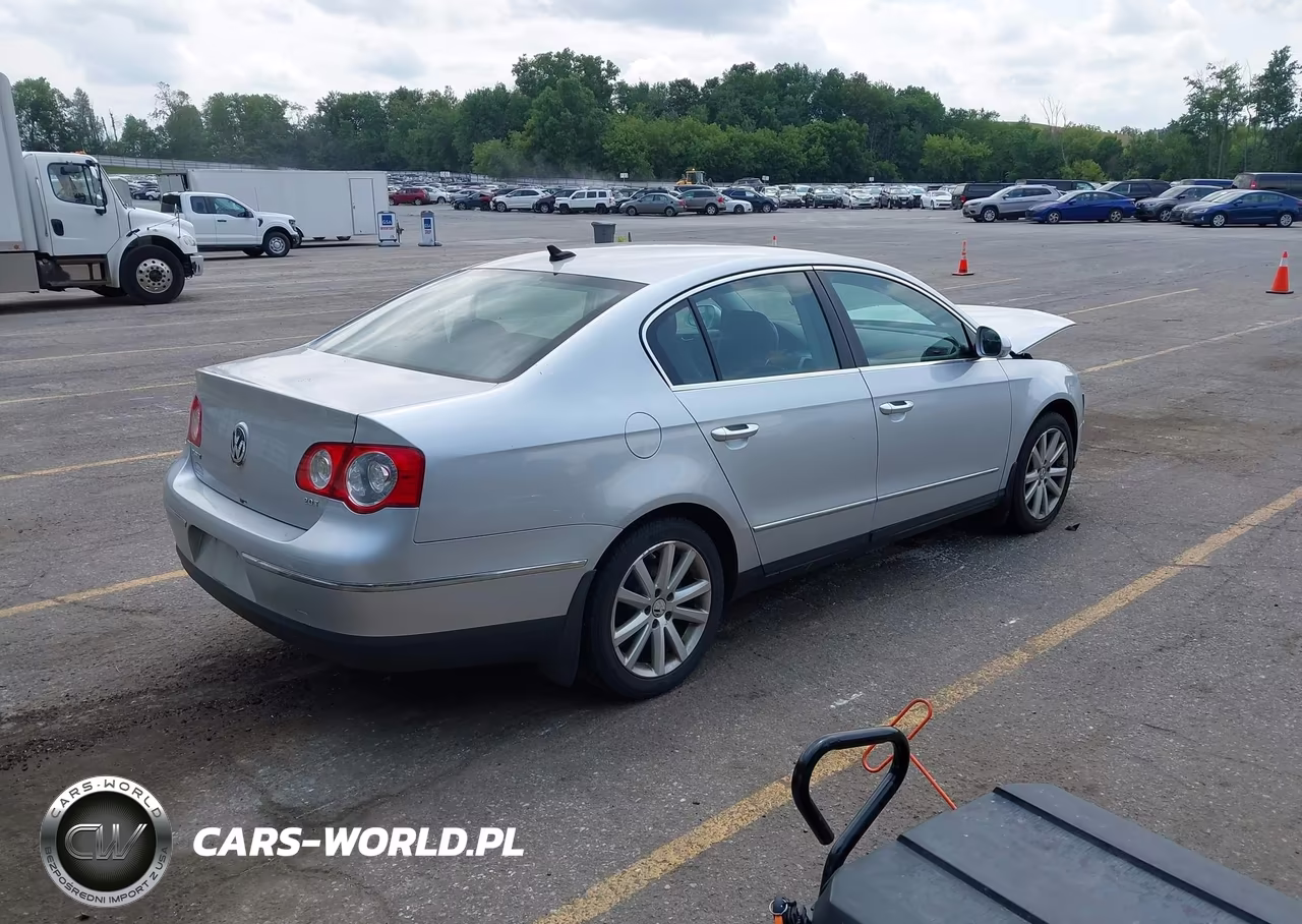 2010 Volkswagen Passat Komfort VIN:WVWJK7AN2AE076440 - 4
