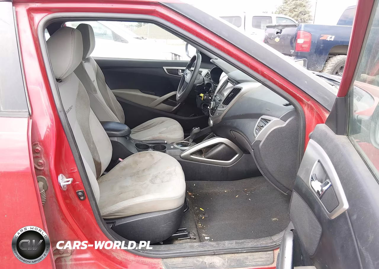 2012 Hyundai Veloster Base W-Gray VIN:KMHTC6AD7CU066238 - 5