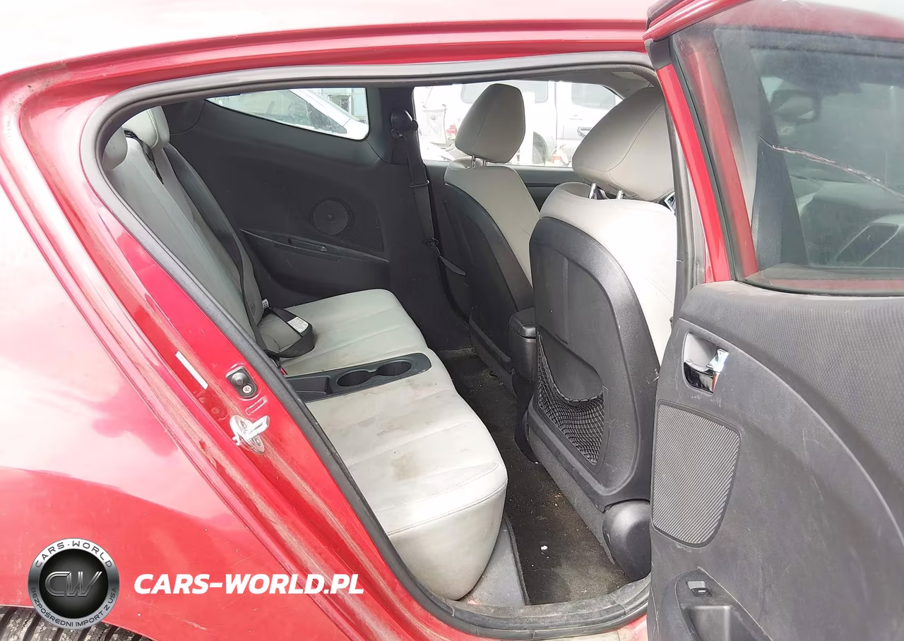2012 Hyundai Veloster Base W-Gray VIN:KMHTC6AD7CU066238 - 8