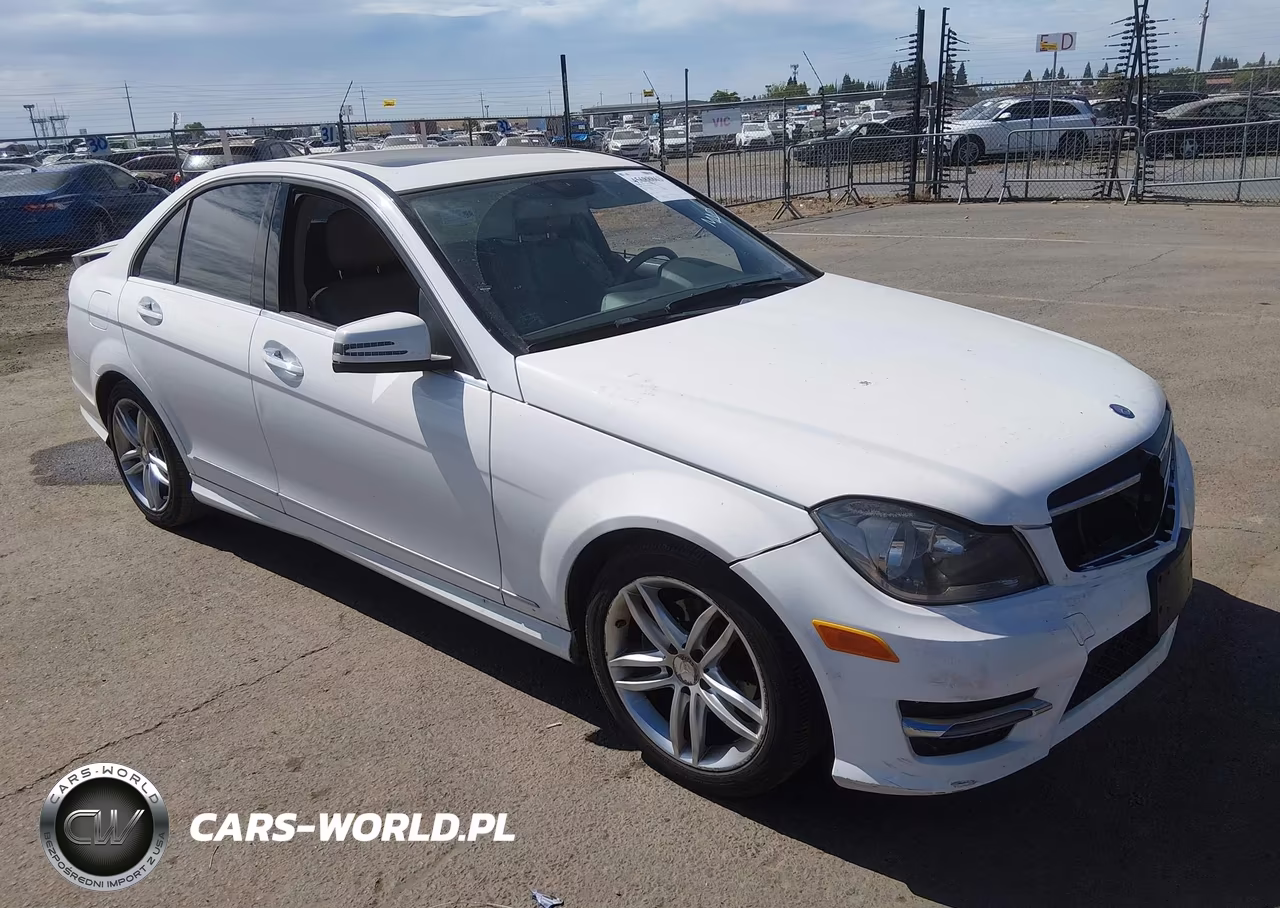 2014 Mercedes-Benz C 250 Sport VIN:WDDGF4HB2ER312016 - 1