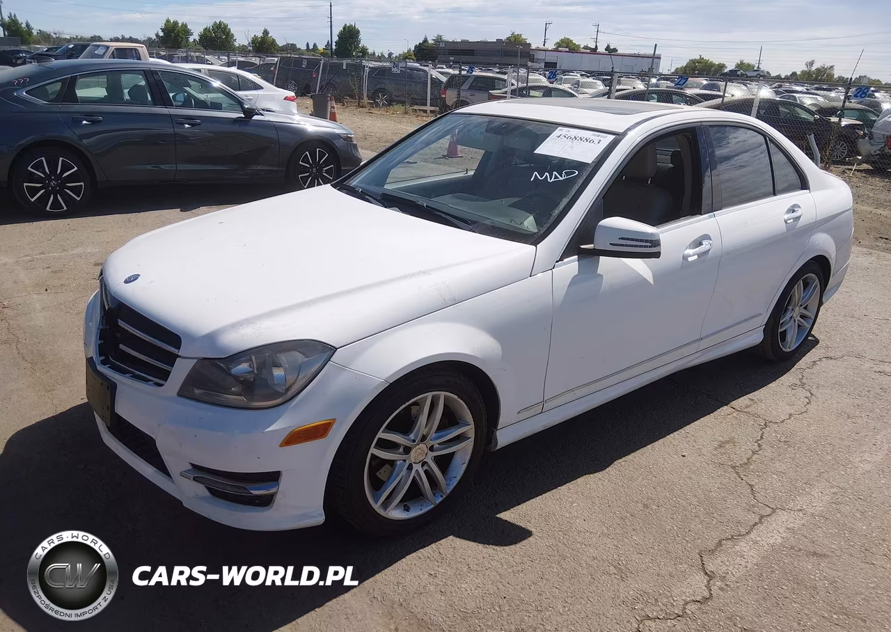 2014 Mercedes-Benz C 250 Sport VIN:WDDGF4HB2ER312016 - 2