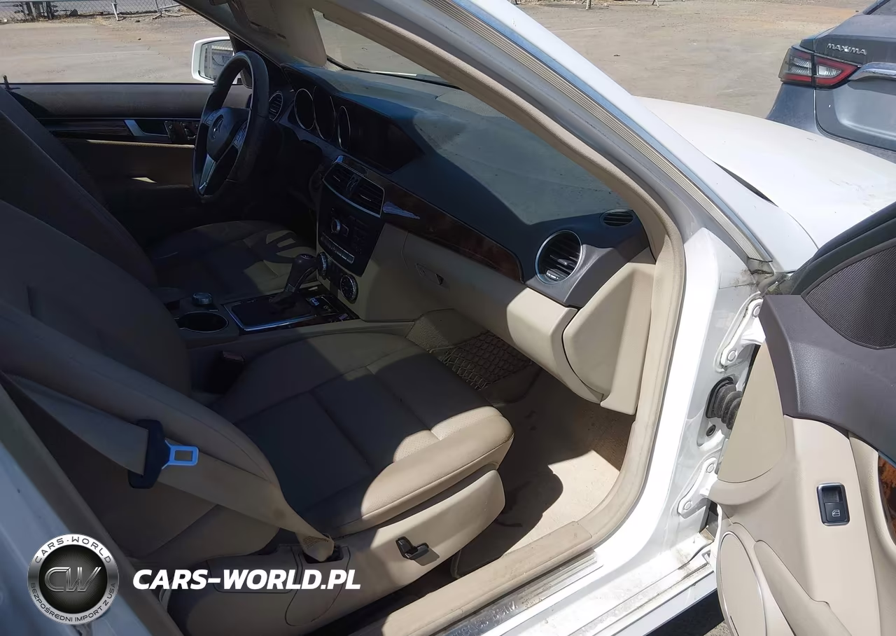 2014 Mercedes-Benz C 250 Sport VIN:WDDGF4HB2ER312016 - 5