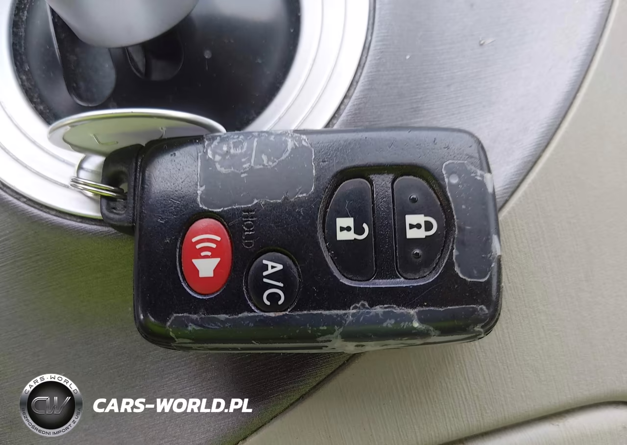 2015 Toyota Prius Four VIN:JTDKN3DU3F1990895 - 11