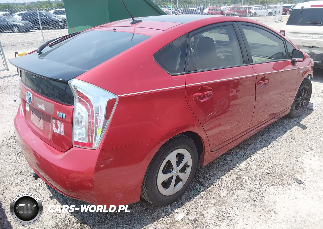 2015 Toyota Prius Four VIN:JTDKN3DU3F1990895 - 4