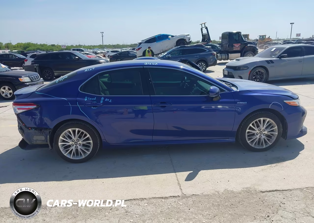 2018 Toyota Camry Hybrid Xle VIN:4T1B21HK3JU509925 - 14