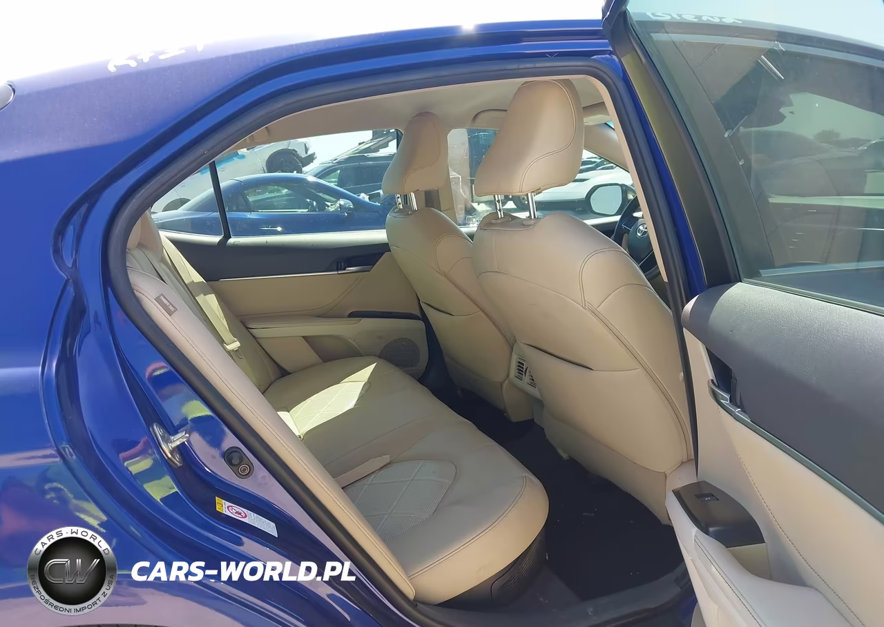 2018 Toyota Camry Hybrid Xle VIN:4T1B21HK3JU509925 - 8