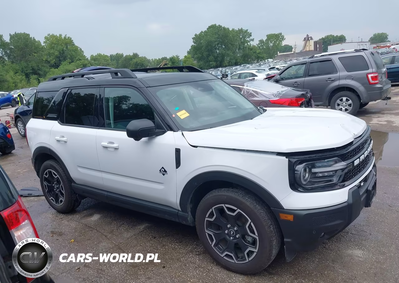 2025 Ford Bronco Sport Outer Banks VIN:3FMCR9CN4SRE62686 - 14