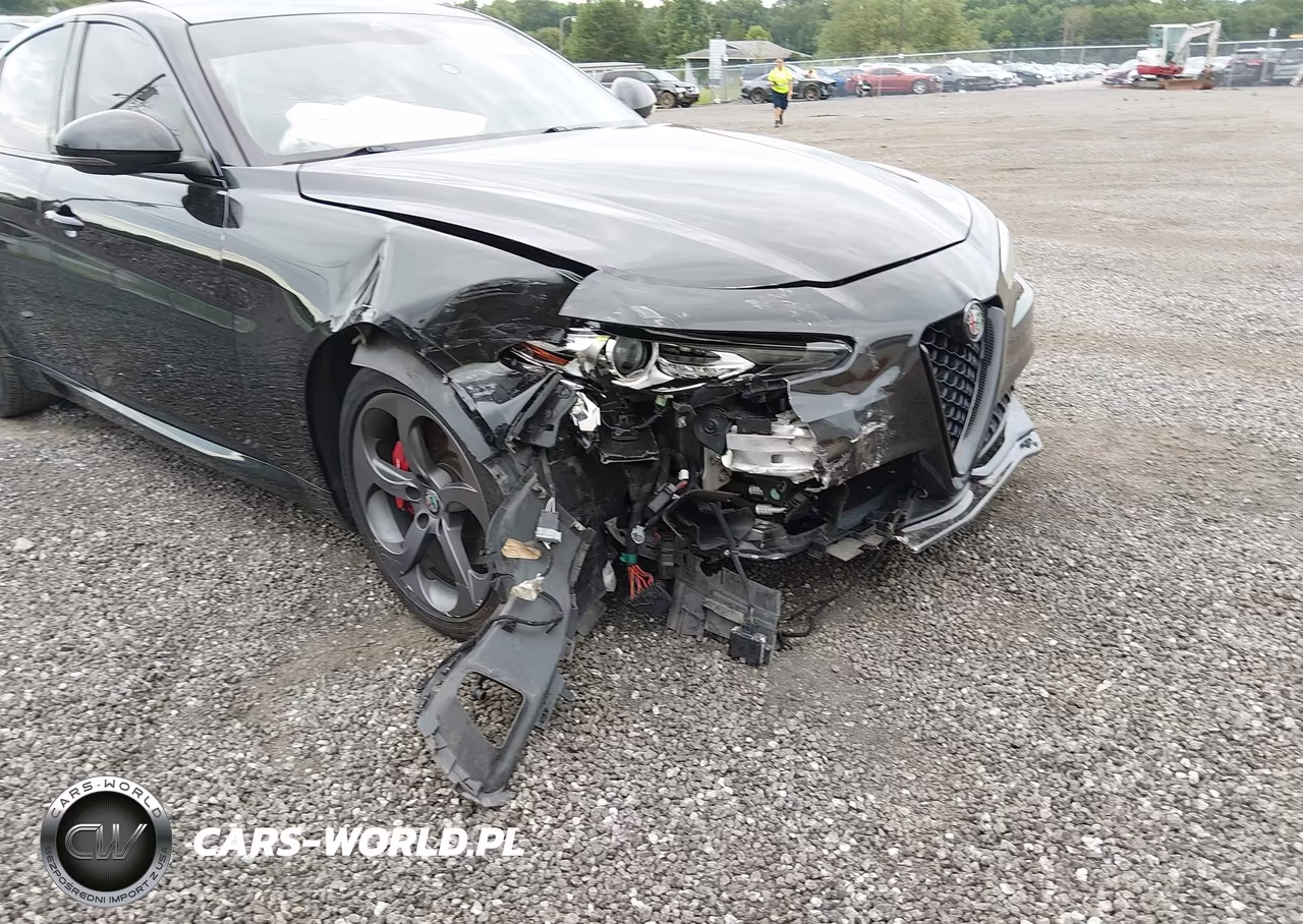 2017 Alfa Romeo Giulia Ti Awd VIN:ZARFAEENXH7537024 - 6