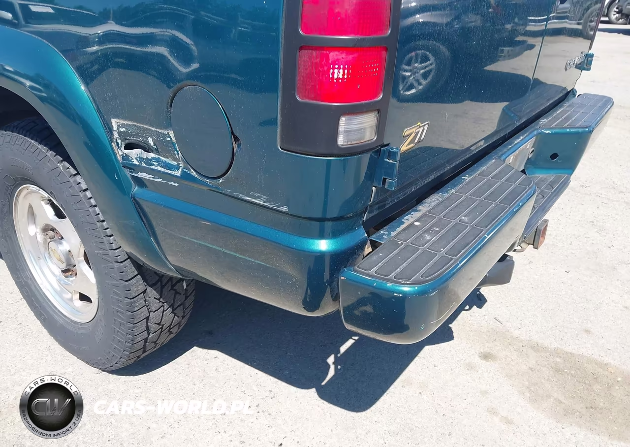 2000 Chevrolet Tahoe Z71 VIN:1GNEK13R1YR136927 - 6