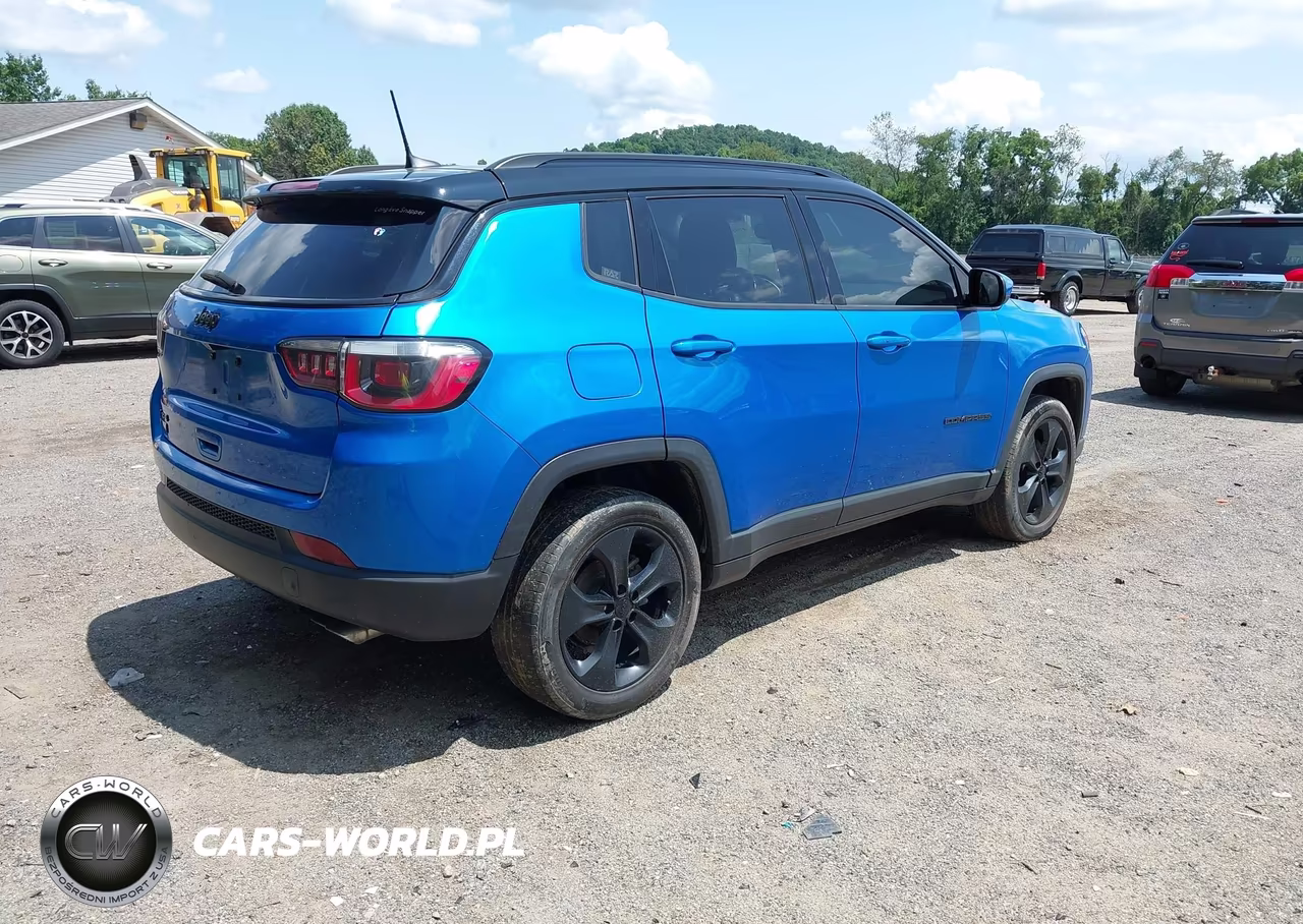2018 Jeep Compass Altitude 4X4 VIN:3C4NJDBB2JT325228 - 4