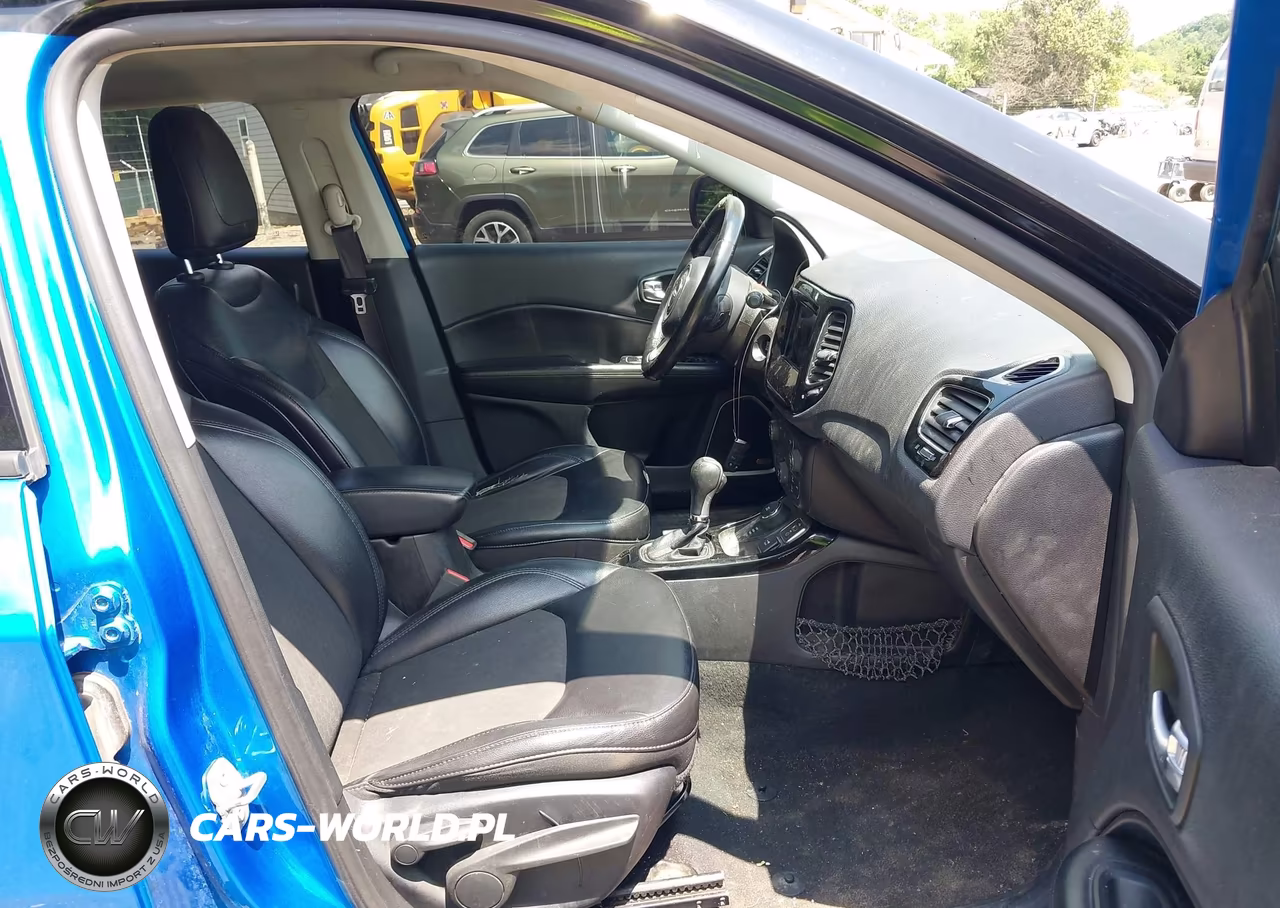 2018 Jeep Compass Altitude 4X4 VIN:3C4NJDBB2JT325228 - 5