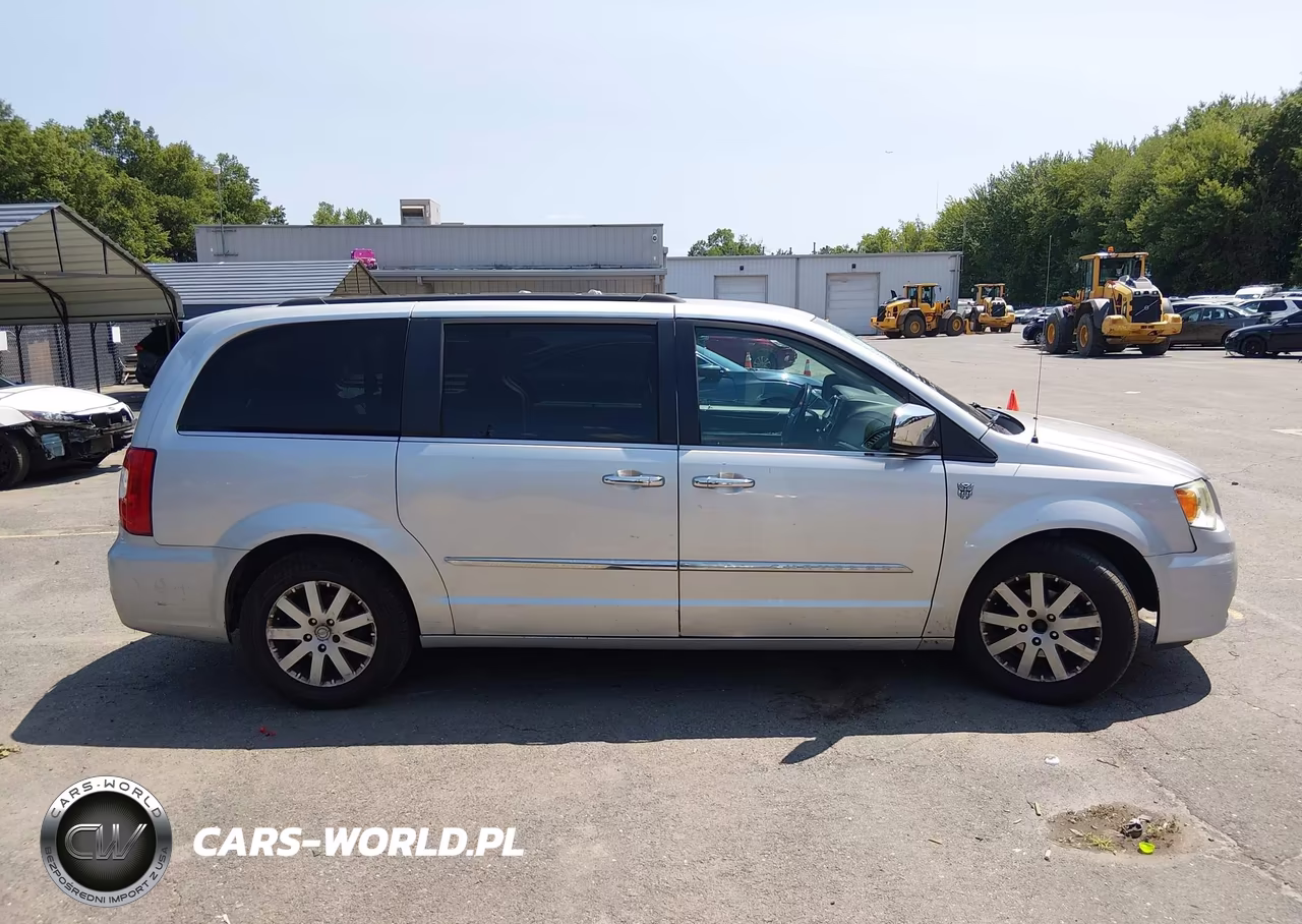 2011 Chrysler Town & Country Touring-L VIN:2A4RR8DG4BR781482 - 13