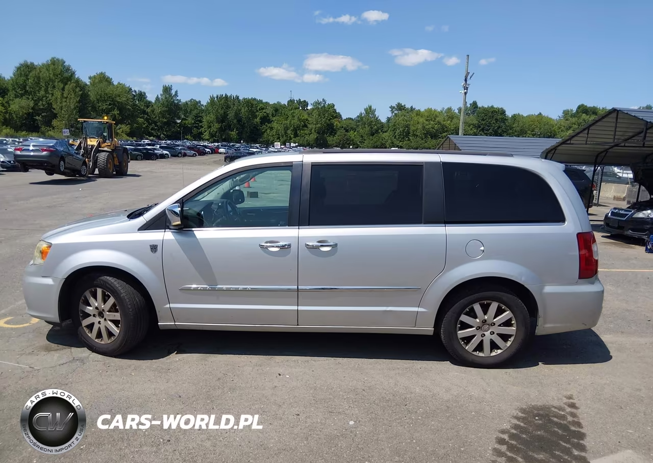 2011 Chrysler Town & Country Touring-L VIN:2A4RR8DG4BR781482 - 14