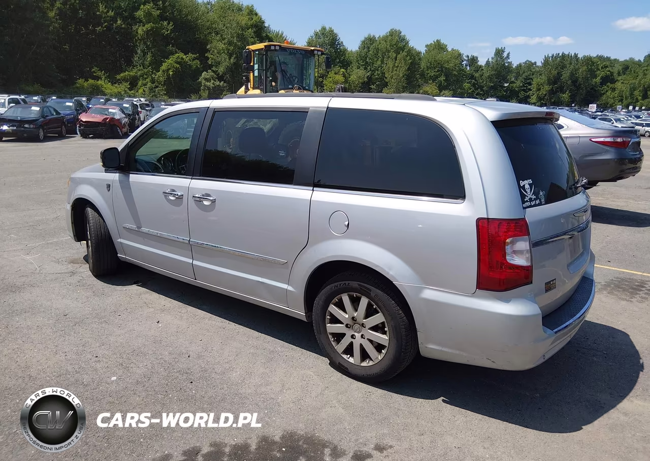 2011 Chrysler Town & Country Touring-L VIN:2A4RR8DG4BR781482 - 3