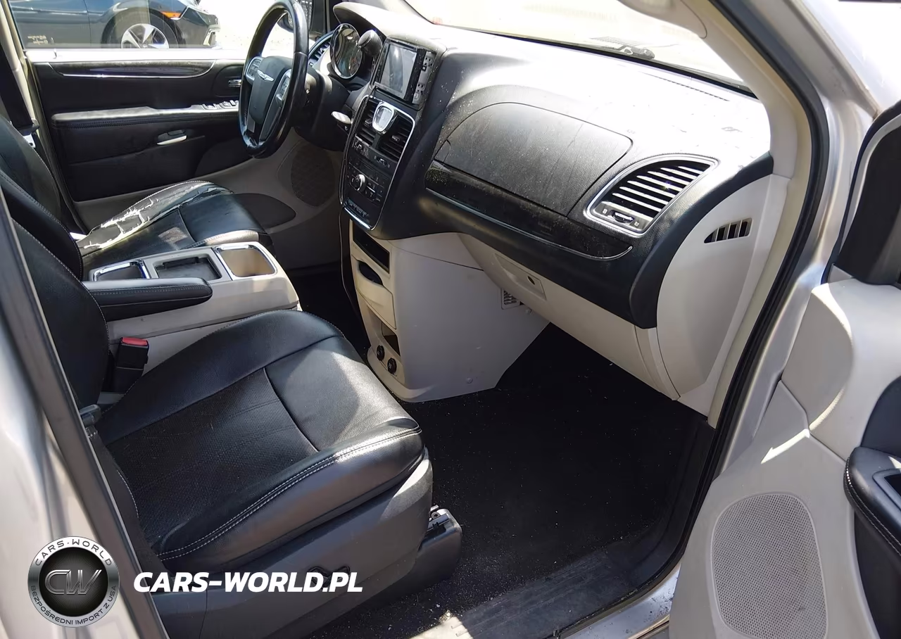 2011 Chrysler Town & Country Touring-L VIN:2A4RR8DG4BR781482 - 5