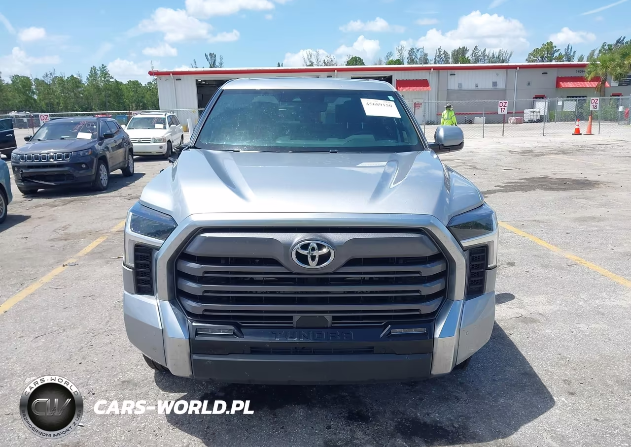 2025 Toyota Tundra Limited VIN:5TFJA5EC8SX039981 - 12