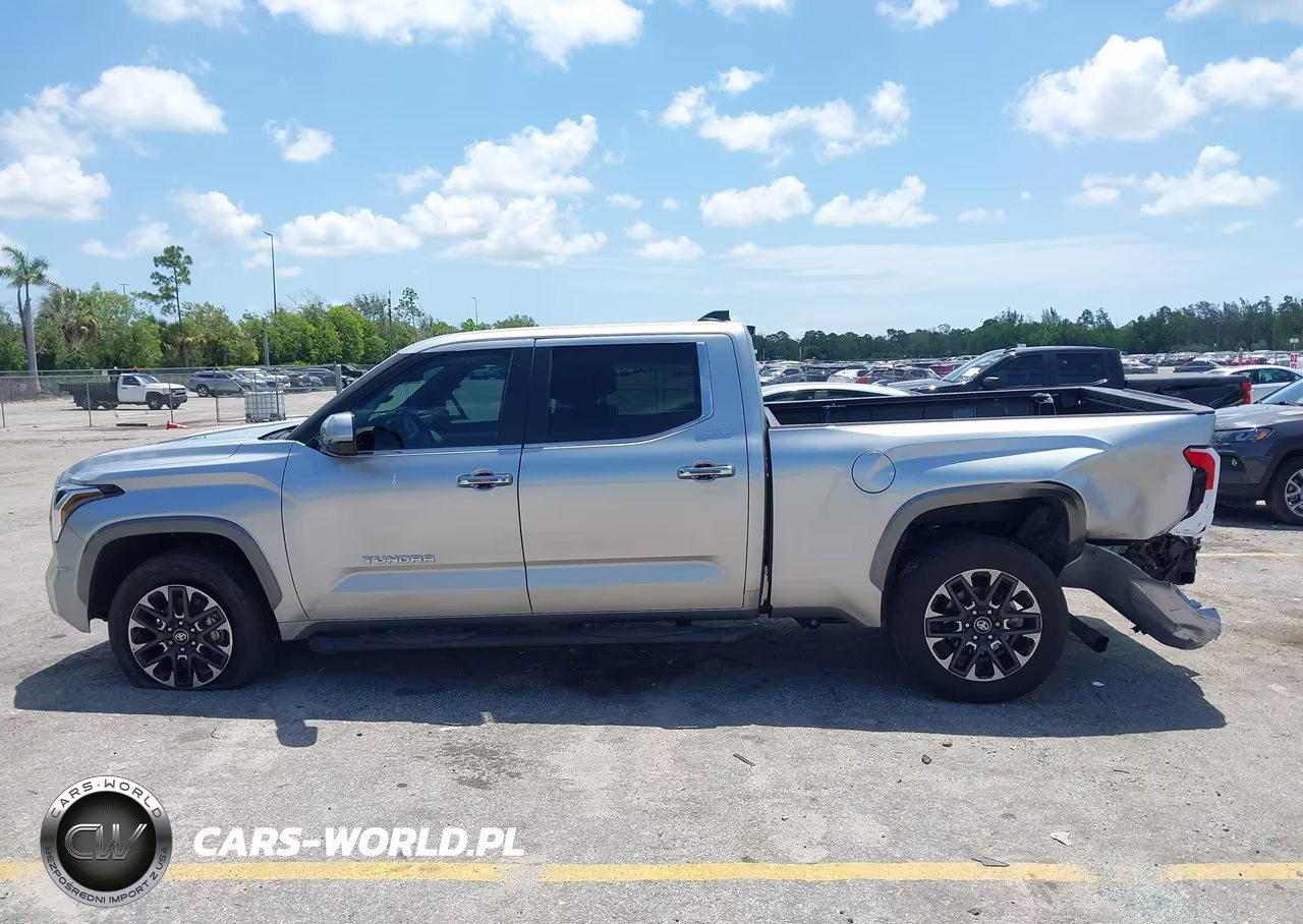 2025 Toyota Tundra Limited VIN:5TFJA5EC8SX039981 - 14