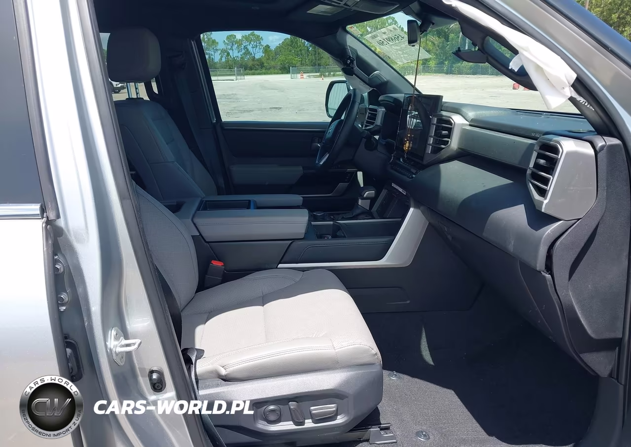 2025 Toyota Tundra Limited VIN:5TFJA5EC8SX039981 - 5
