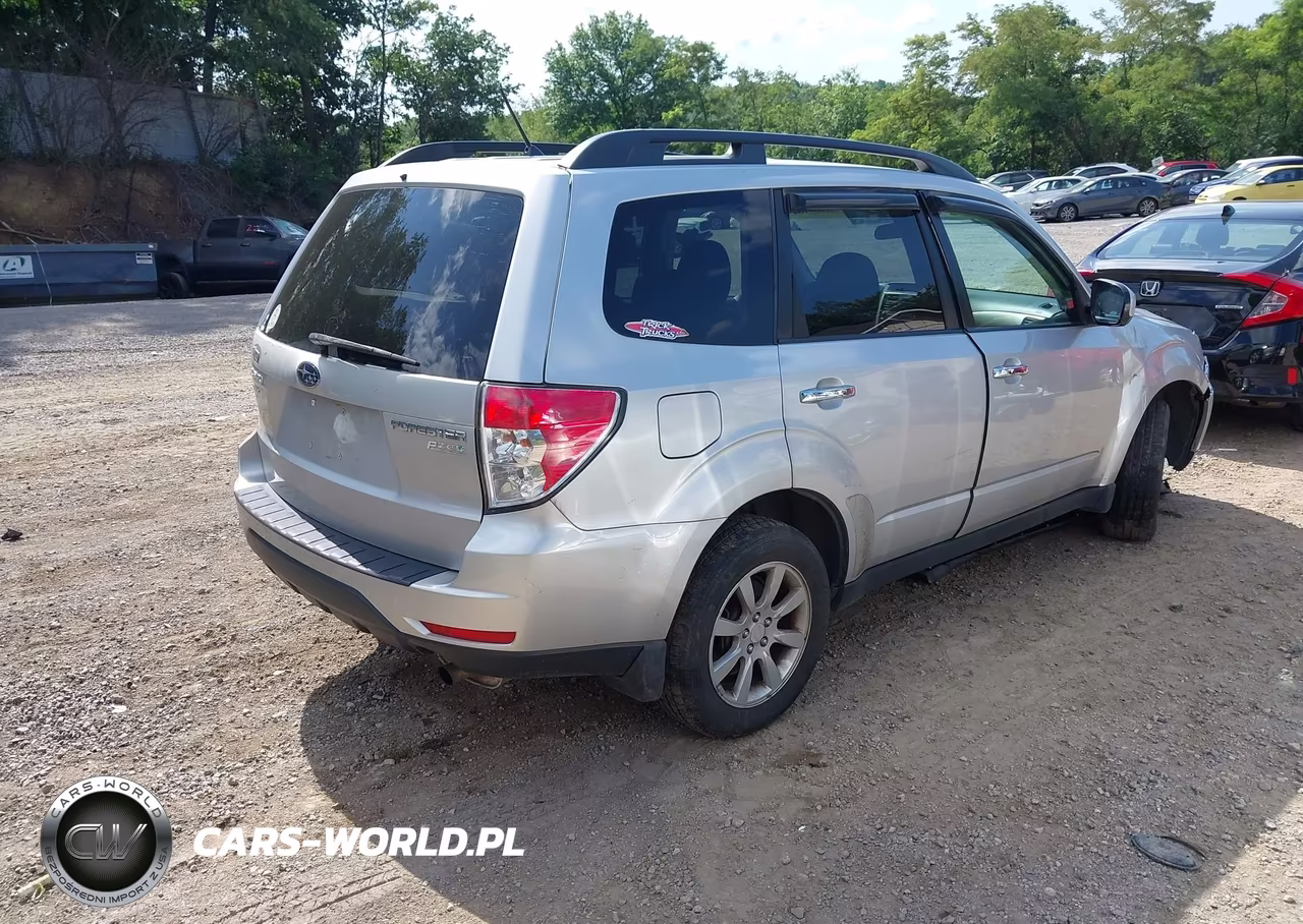 2010 Subaru Forester 2.5X Premium VIN:JF2SH6CC5AH902304 - 4