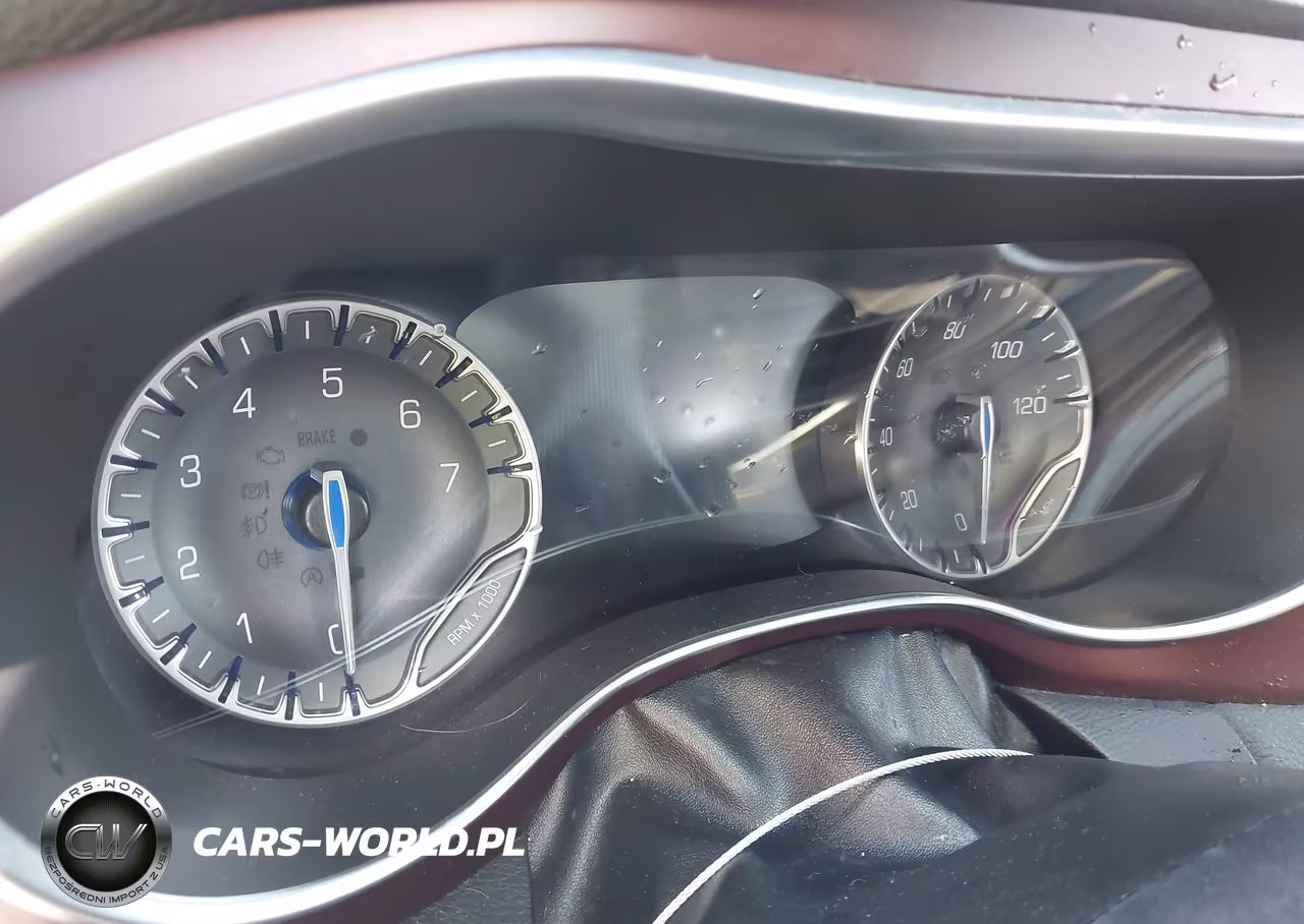 2020 Chrysler Pacifica Limited VIN:2C4RC1GGXLR144138 - 7