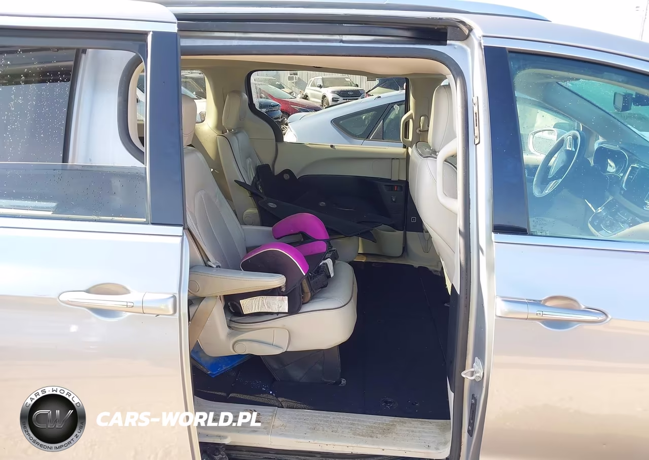2020 Chrysler Pacifica Limited VIN:2C4RC1GGXLR144138 - 8