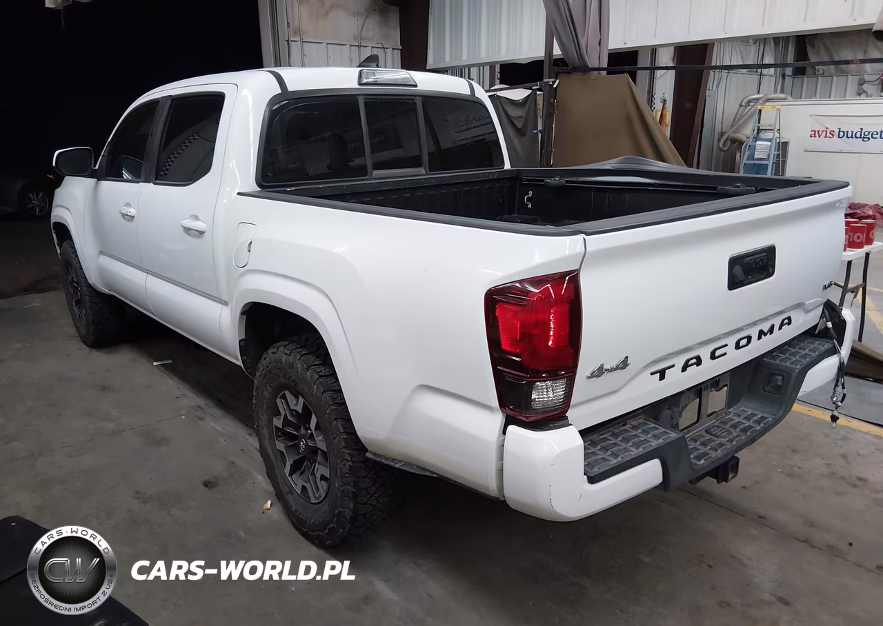 2018 Toyota Tacoma Sr V6 VIN:3TMCZ5AN4JM161802 - 3