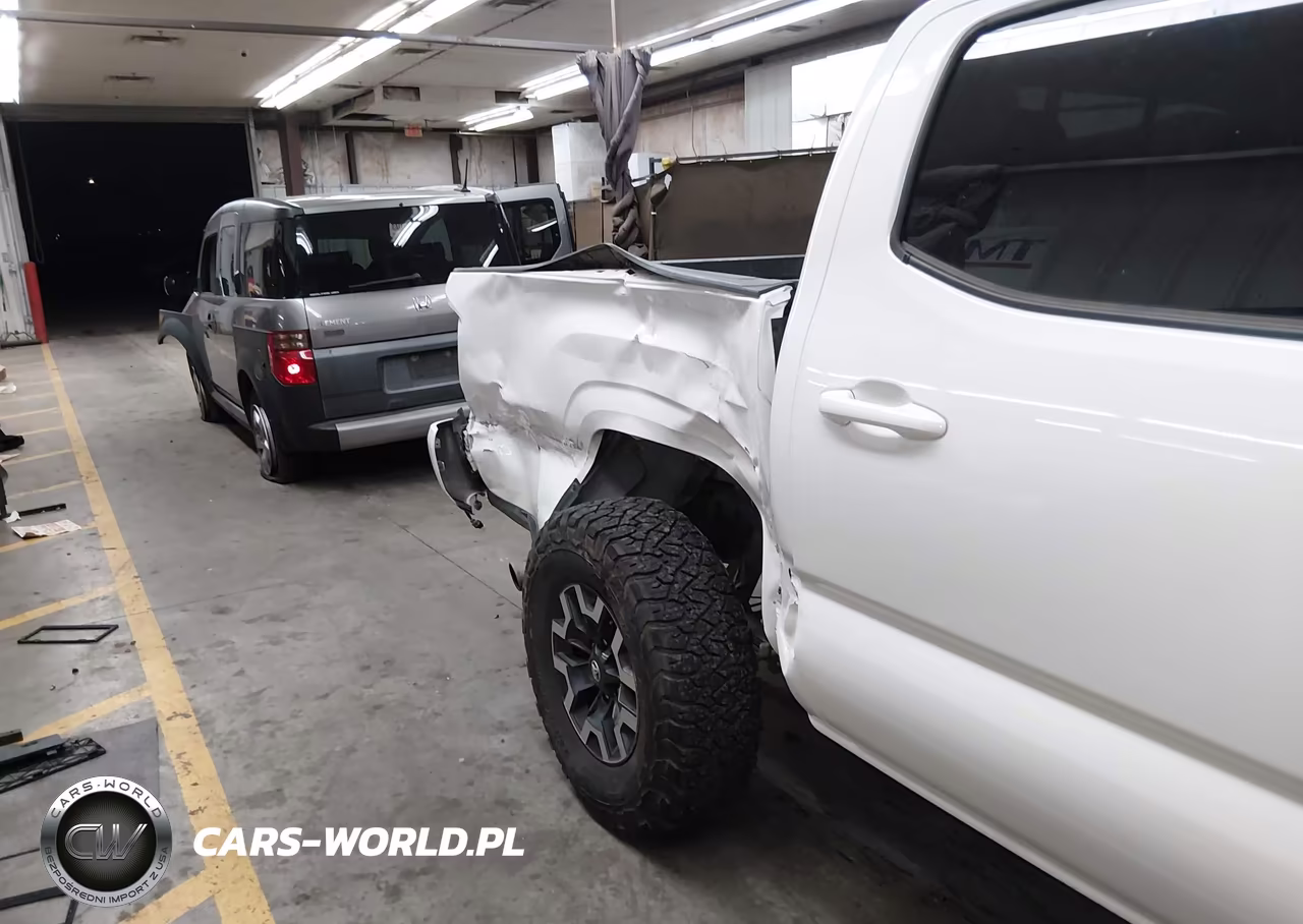 2018 Toyota Tacoma Sr V6 VIN:3TMCZ5AN4JM161802 - 6