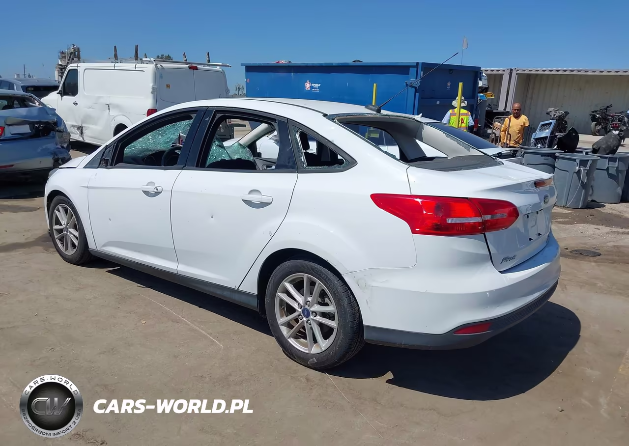 2018 Ford Focus Se VIN:1FADP3FE7JL241626 - 3