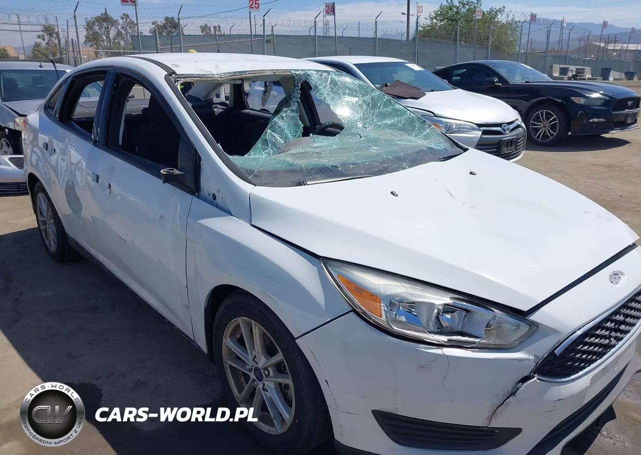 2018 Ford Focus Se VIN:1FADP3FE7JL241626 - 6